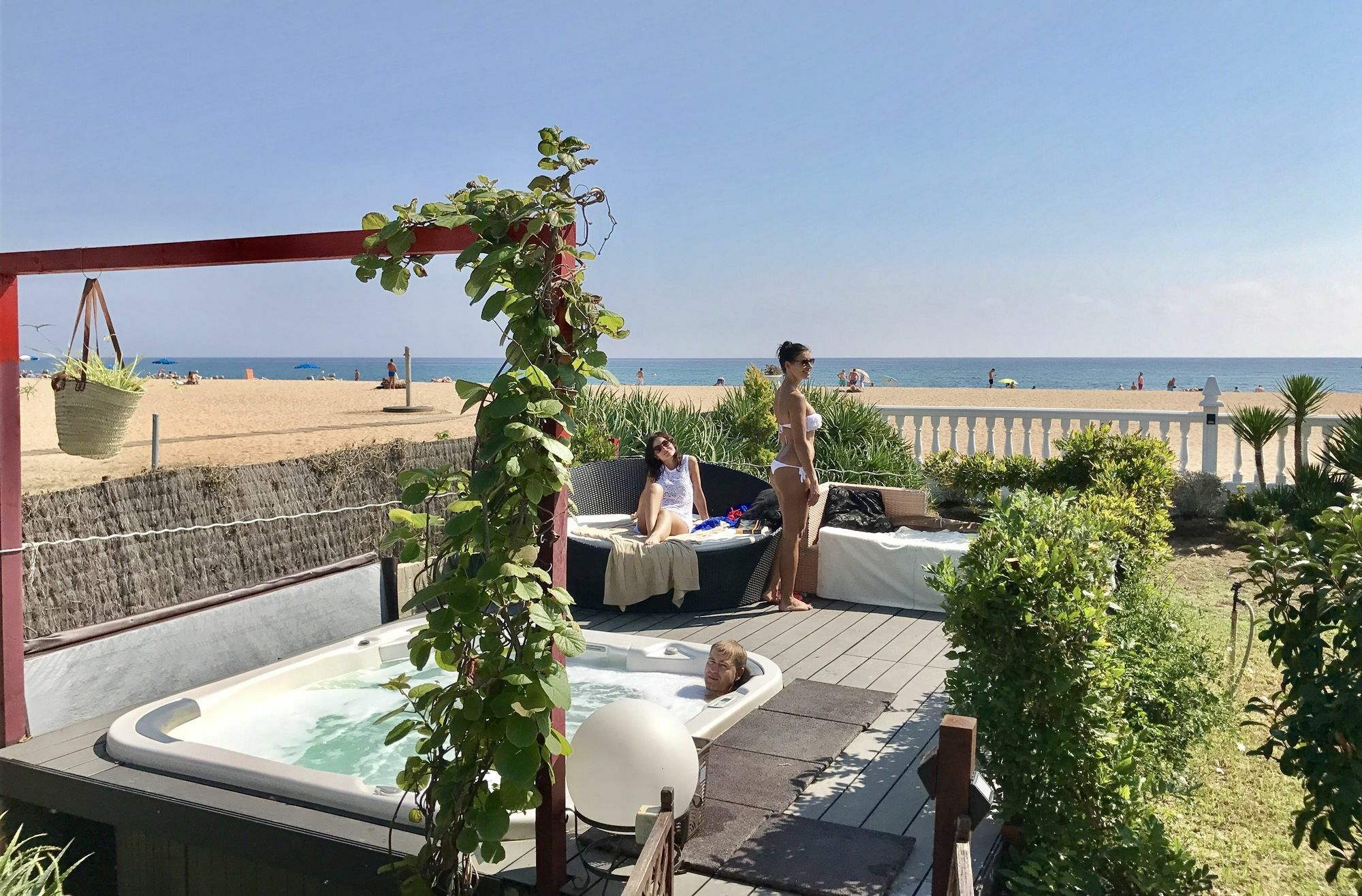 Lux Beach House Barcelona With Pool And Hot Tub, Beach Access Malgrat de Mar Buitenkant foto
